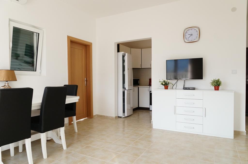 Apartment Begonia Of Kumbor แฮร์เซ็ก-โนวี ภายนอก รูปภาพ